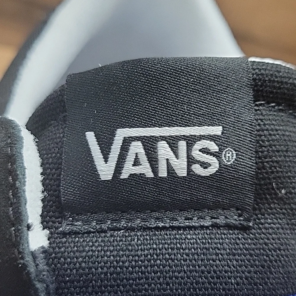 Van's Cruze Too Cc Brand new in the box authentic uper leather and textile.